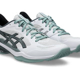 Innebandysskor ASICS i vit med mintgröna skosnören och svart logga