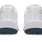 Innebandyskor Asics Beyond FF 2 M med vit ovandel, profilerad häl och mörk sula.