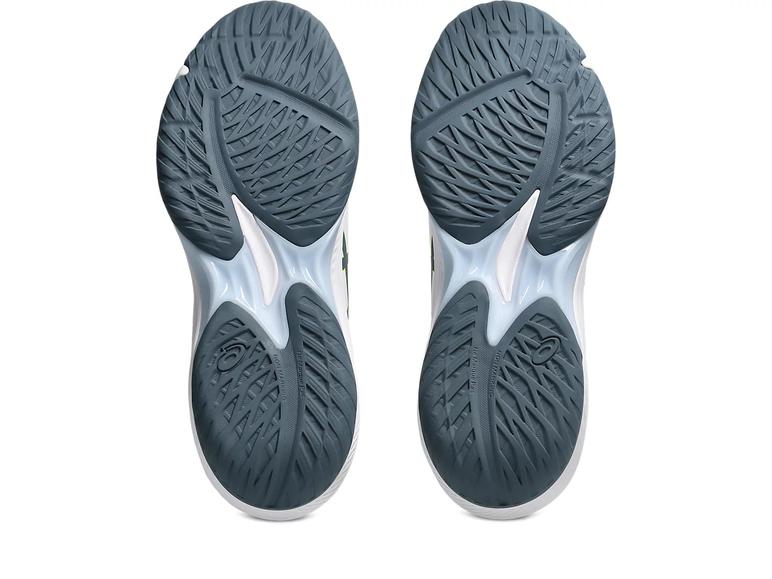 Innebandysko Asics Beyond FF 2 M undersida med grå mönster och mörka greppzoner.